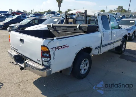 2000 Toyota Tundra Sr5 V8 z USA, uszkodzony, nr VIN 5TBRT3412YS061385